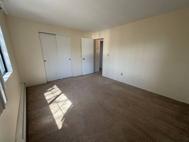 Building Photo - 134 Mammoth Rd