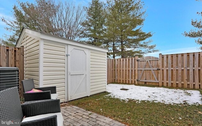 Building Photo - 577 Lancaster Pl