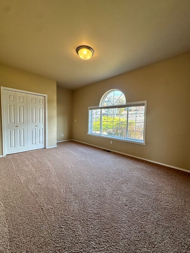 Building Photo - Stunning 4 Bedroom Briarwood Home with City View - MOVE IN SPECIAL $200 OFF