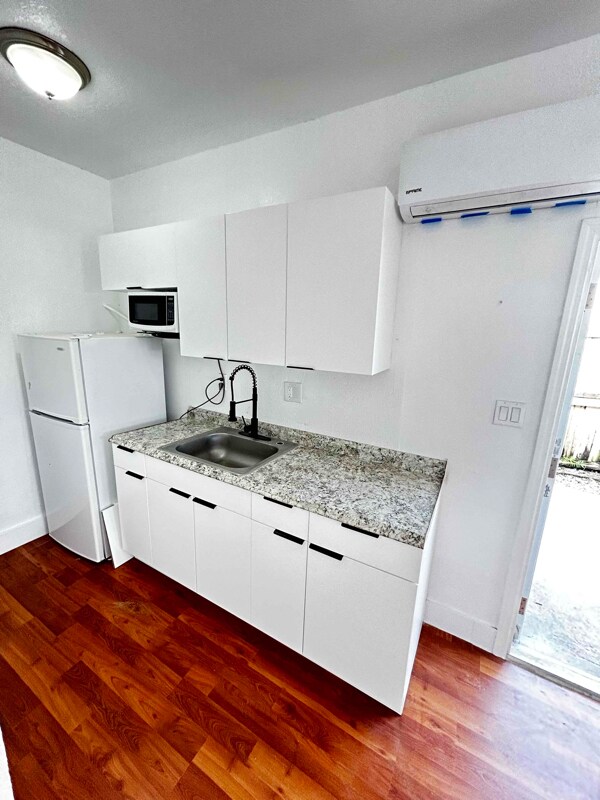 Building Photo - 7848 SW 35th Terrace