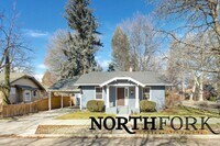 Building Photo - North End Home Available 3/1