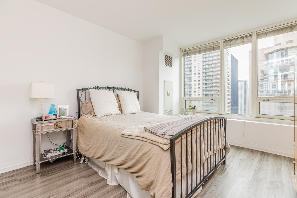 Building Photo - 33 W Ontario St