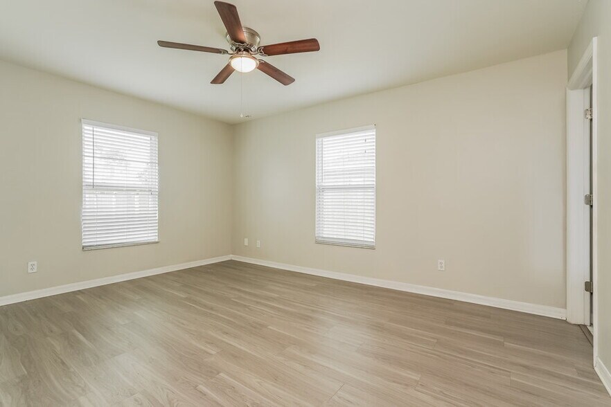 Building Photo - 5426 Trammel St