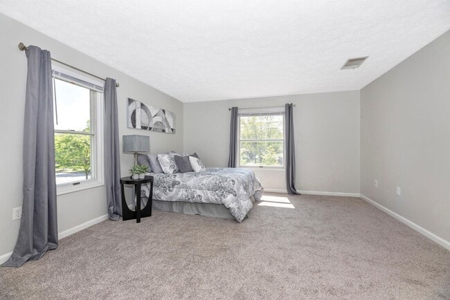 Building Photo - Condo Close to Downtown Frederick