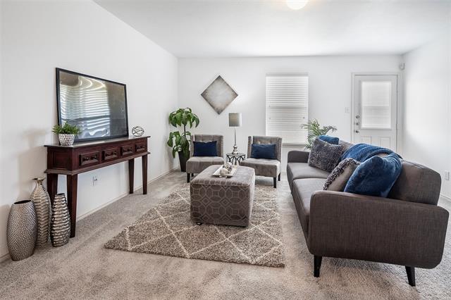 Building Photo - 1505 Lone Pine Dr