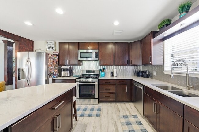 Building Photo - 9003 Tami Renee Ln