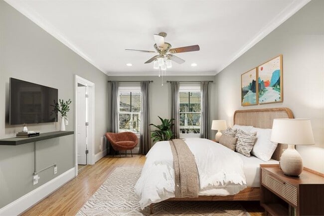 Building Photo - 395 Laurent St NW