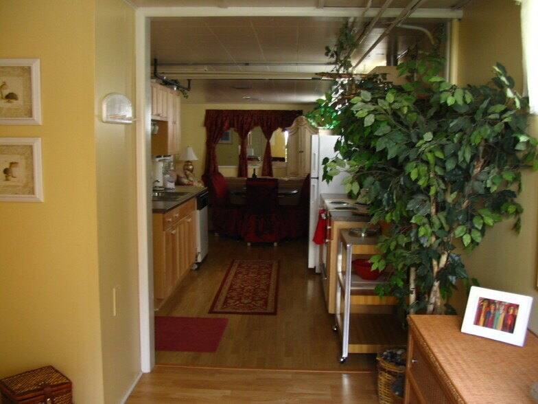 Building Photo - 2732 Eldridge Ave