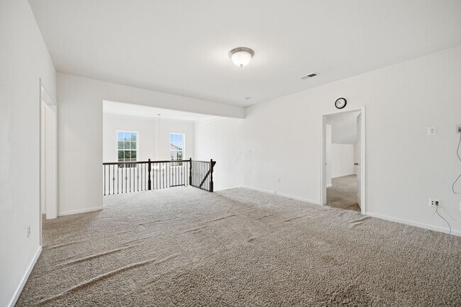 Building Photo - 24267 Purple Finch Dr