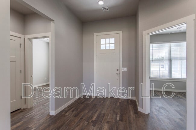 Building Photo - 3141 SE 35th St