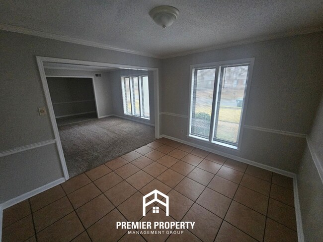 Building Photo - 6869 Amersham Dr