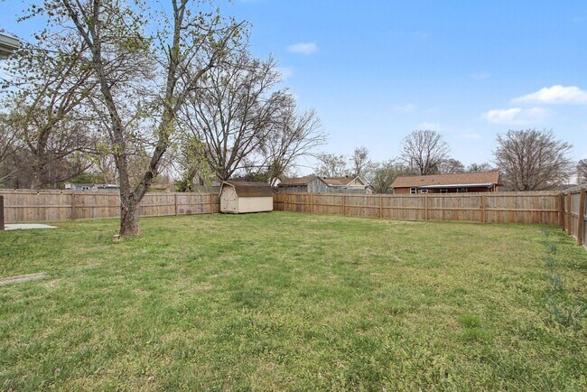 Building Photo - Fully Renovated 3 Bedroom Home for Rent in Franklin, TN Near Downtown Franklin & The Factory