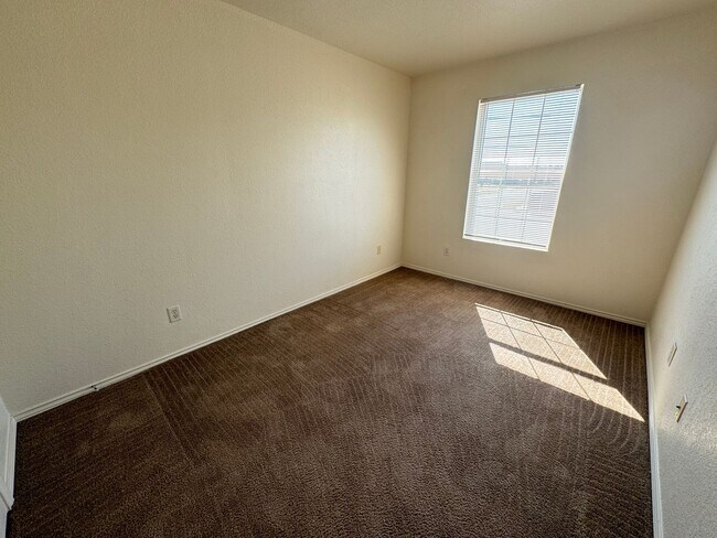 Building Photo - 4303 Deek Dr