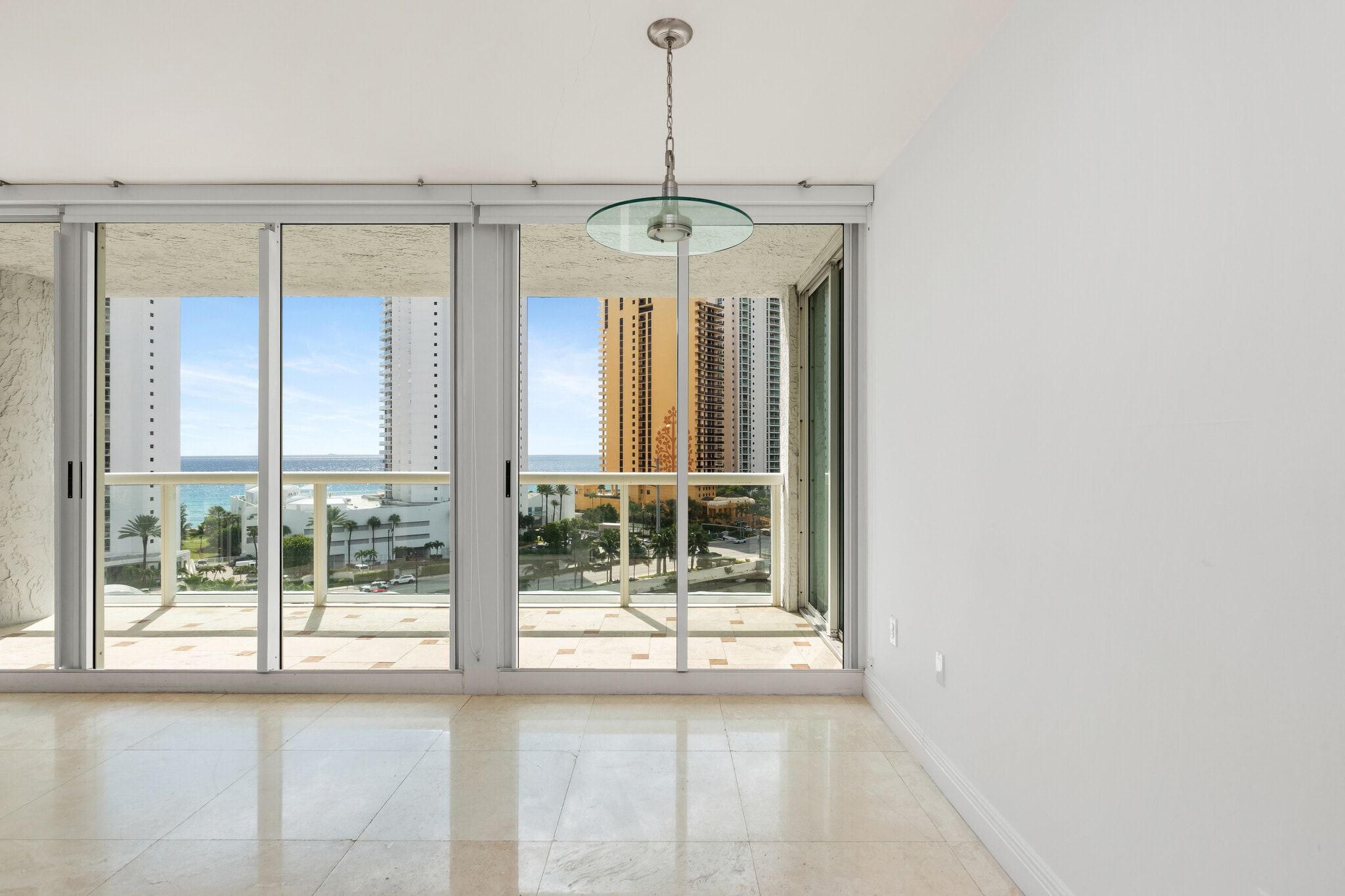 Building Photo - 16400 Collins Ave