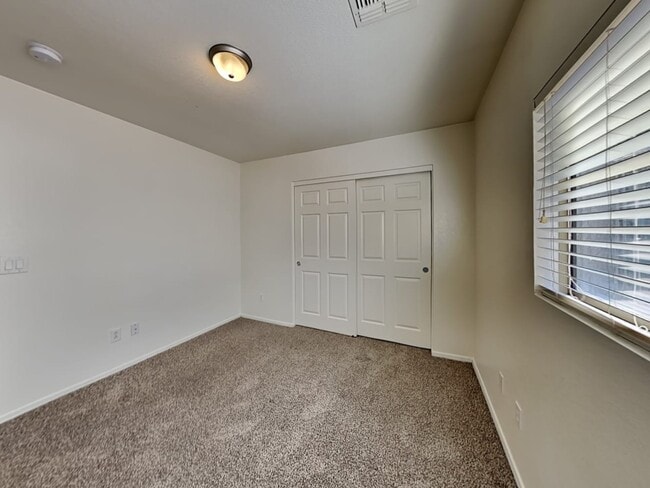 Building Photo - 2608 W Bloch Rd