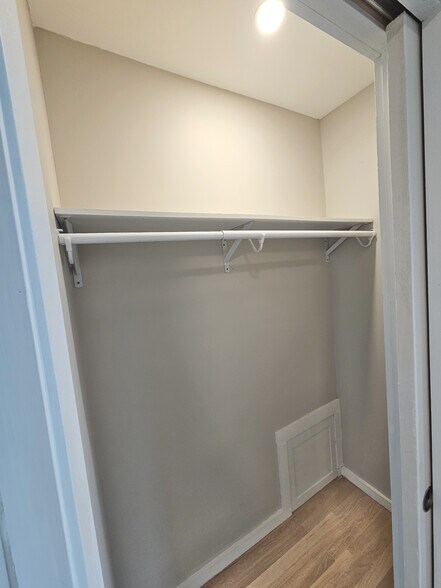 Building Photo - 70 Tufts St