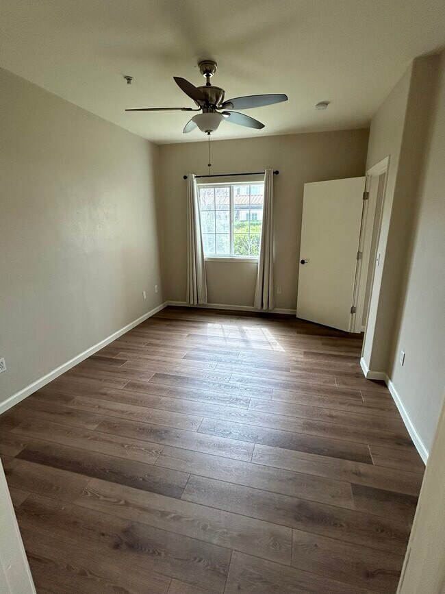 Building Photo - 4200 E Commerce Way