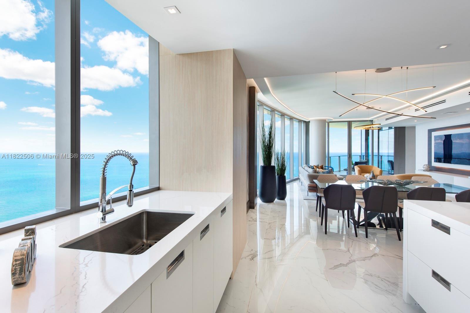 Building Photo - 15701 Collins Ave