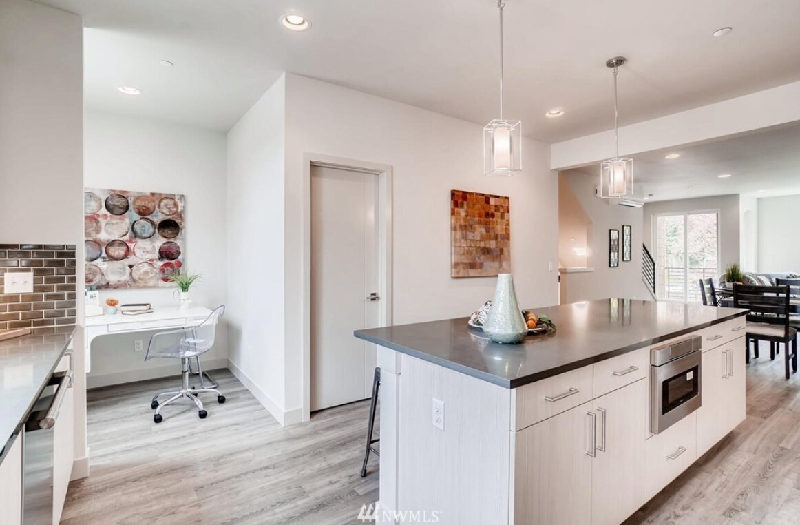 Building Photo - 17905 35th Ave SE