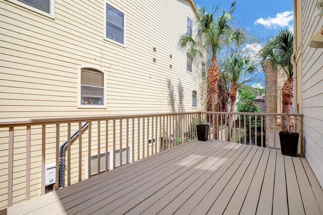 Building Photo - 5314 Blossom St