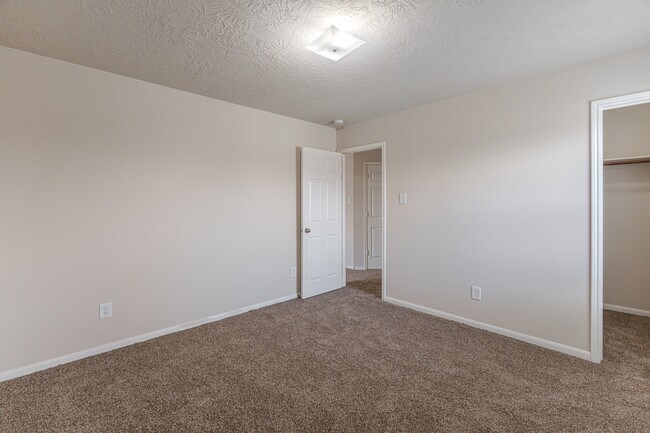 Building Photo - 21611 Falvel Misty Dr