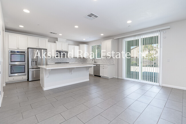 Building Photo - 2355 Azevedo Ave