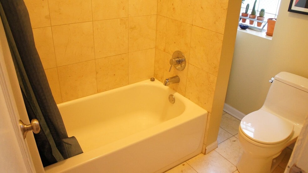 Building Photo - 3445 W Schubert Ave