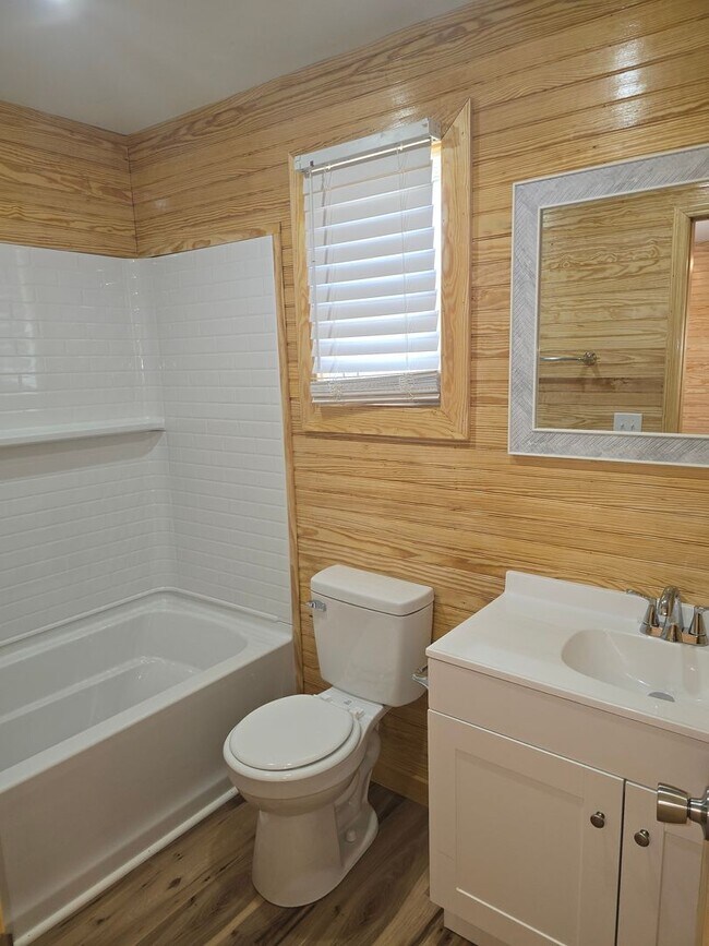 Building Photo - Hilltop Retreat with Stunning Views – Fully Remodeled 3BR/2BA Home