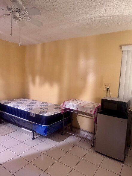 Building Photo - 6560 Grant Ct