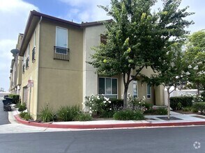 Building Photo - 4 Bdrm Parkside Village Gem -  2 weeks fre...