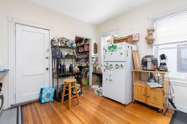 Building Photo - 34 Belknap St