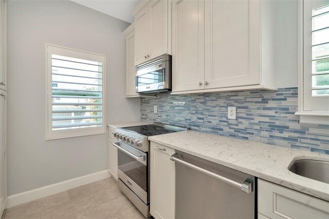 Building Photo - 3213 Marcellus Cir