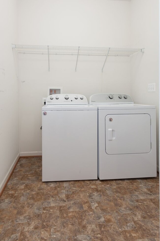 Building Photo - 616 Rainier Rd