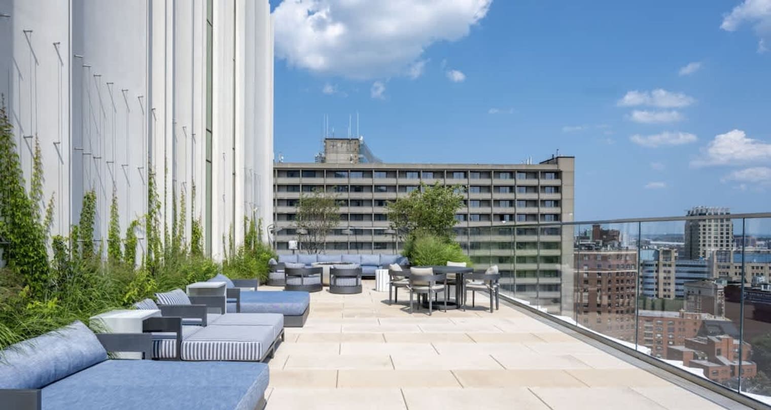 Building Photo - 212 Stuart St