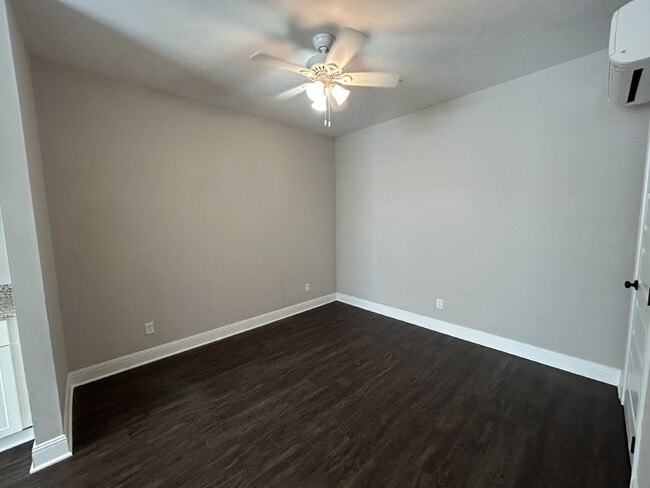 Building Photo - 1 BD STUDIO APARTMENT AVAILABLE FOR RENT