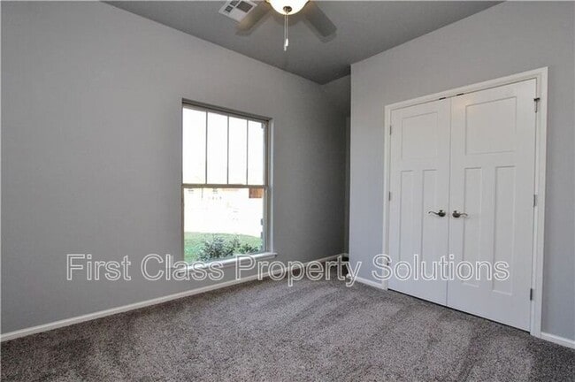 Building Photo - 4005 Brougham Way