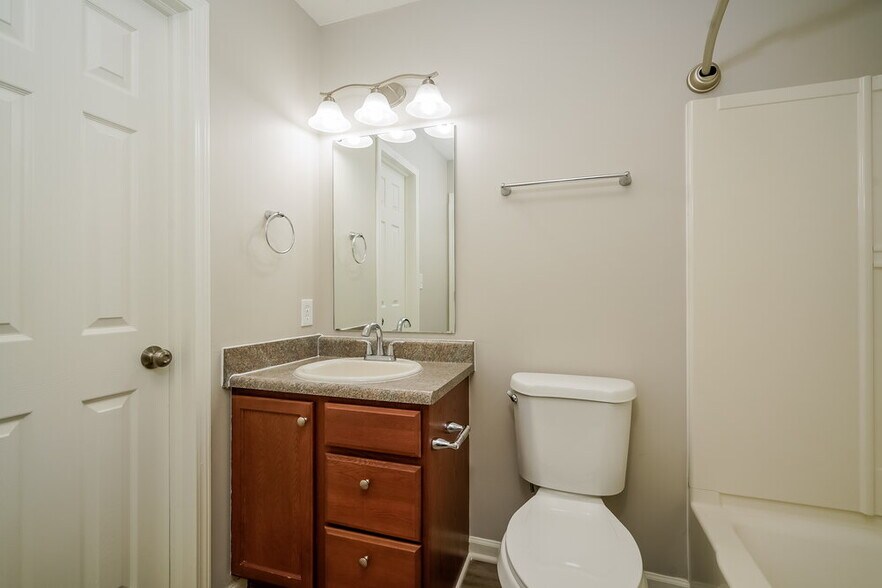 Building Photo - 4629 Plowman Dr
