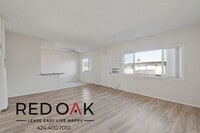Building Photo - 2036 E Whiting Ave