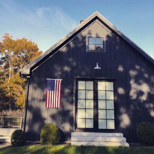 Building Photo - 13 Hilltop Ln