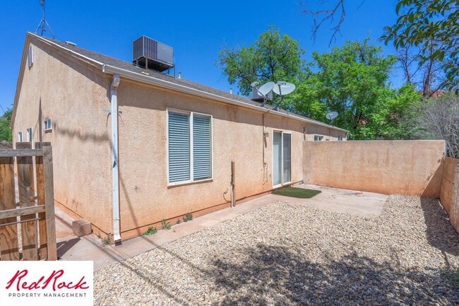 Building Photo - Charming 3 Bed, 2 Bath Home in the Heart of St. George!