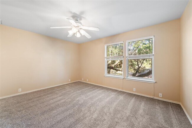Building Photo - 6013 Negley