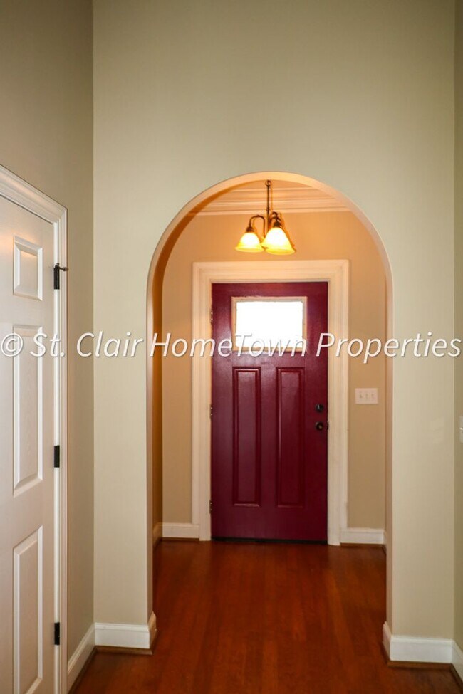 Building Photo - GREAT RENTAL IN FOX HOLLOW SUBDIVISION!