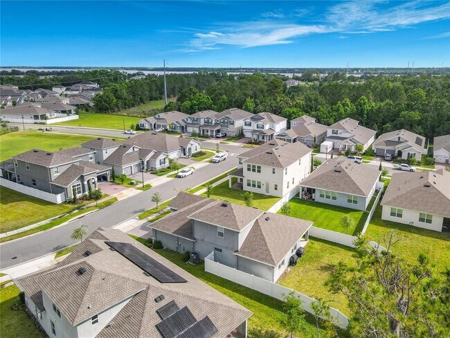 Building Photo - 792 Hyperion Dr