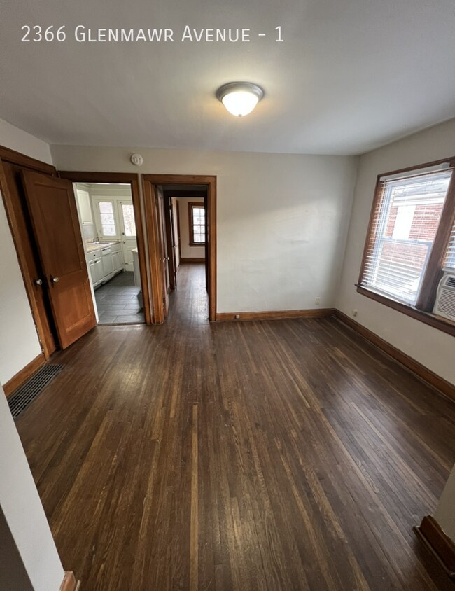 Building Photo - 2366 Glenmawr Ave