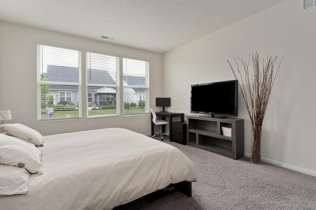 Building Photo - 6724 Cat Singer Cir