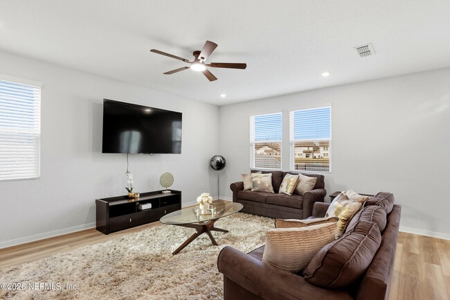 Building Photo - 14742 Cashew Ave