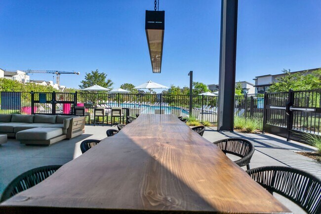 Building Photo - 10881 McCan Ct