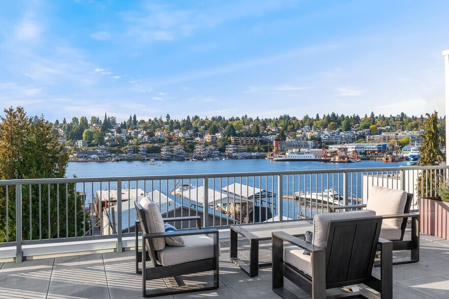 Primary Photo - Flow Eastlake Apartments