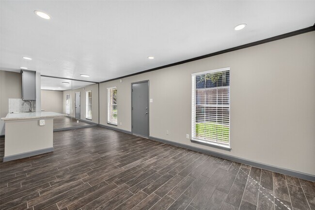 Building Photo - 8931 Gaylord Dr