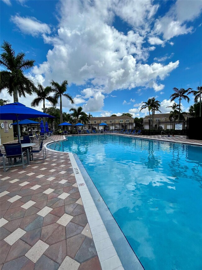 Building Photo - 711 SW 122nd Ave